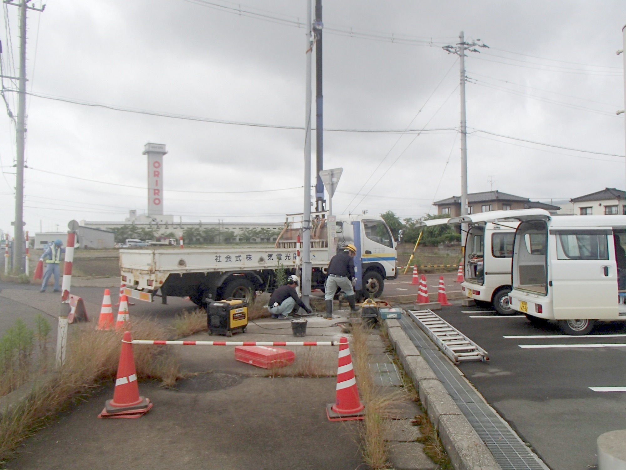 写真：外灯取替工事